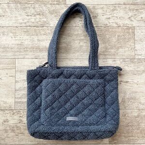 Vera Bradley Teddy
Fleece Sherpa Small Tote Bag
Thunder Blue